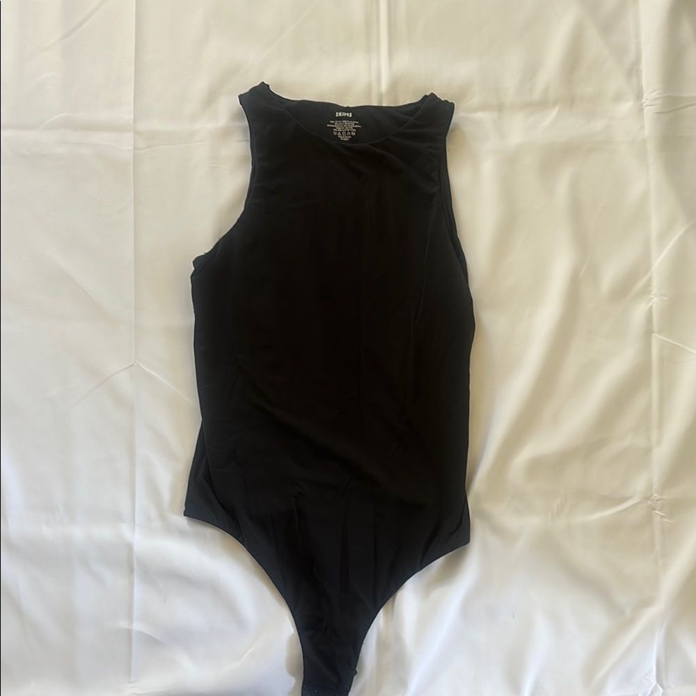 Skims Fits Everybody High Neck Bodysuit in ONYX - Picture 3 of 6